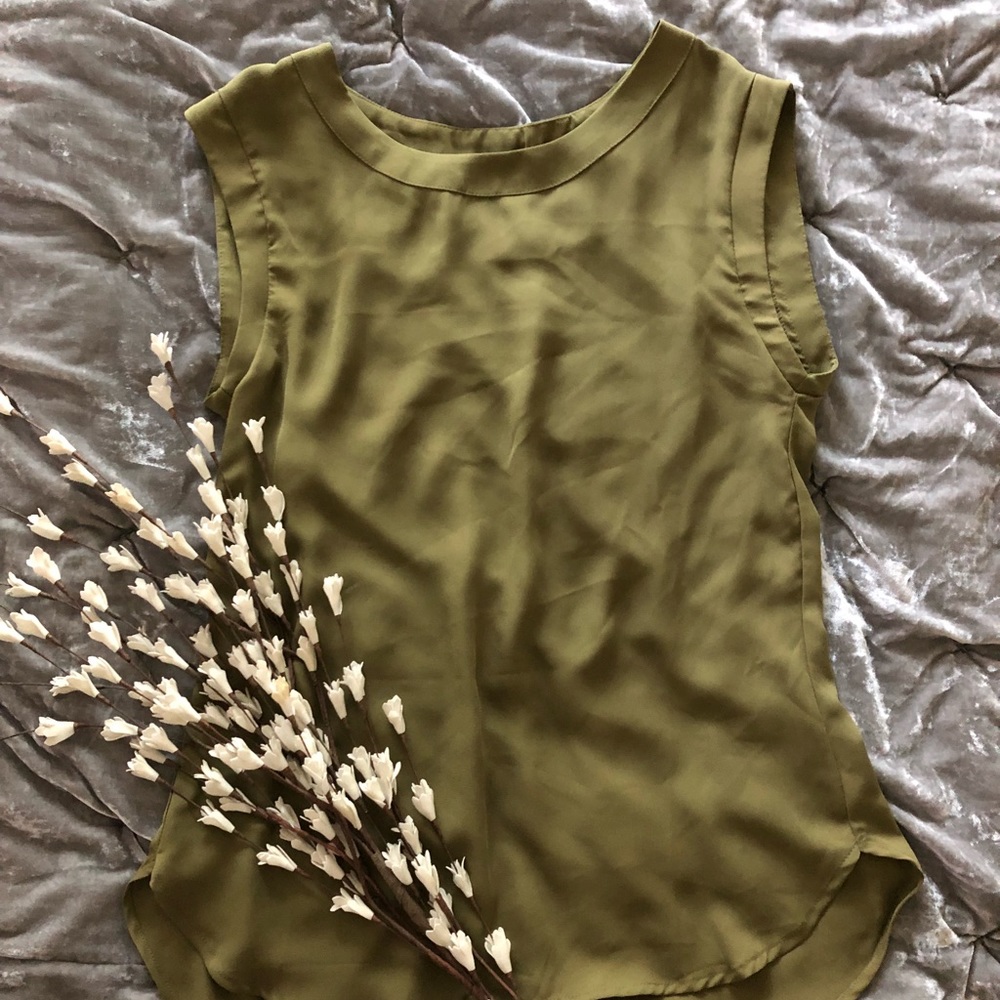 Olive green casual top. Size medium. Worn twice.